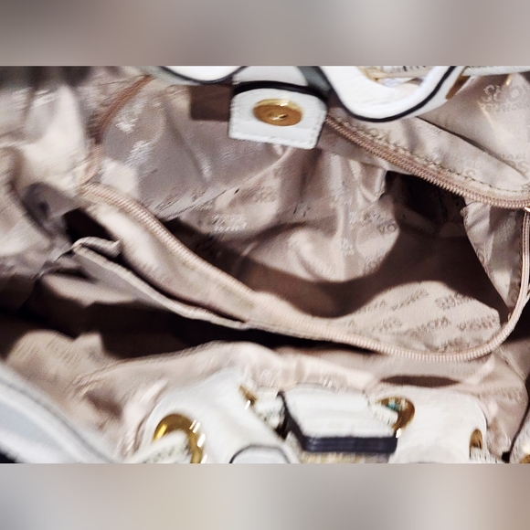 MICHAEL KORS | White Leather  Ring Tote Bag - Picture 5 of 10